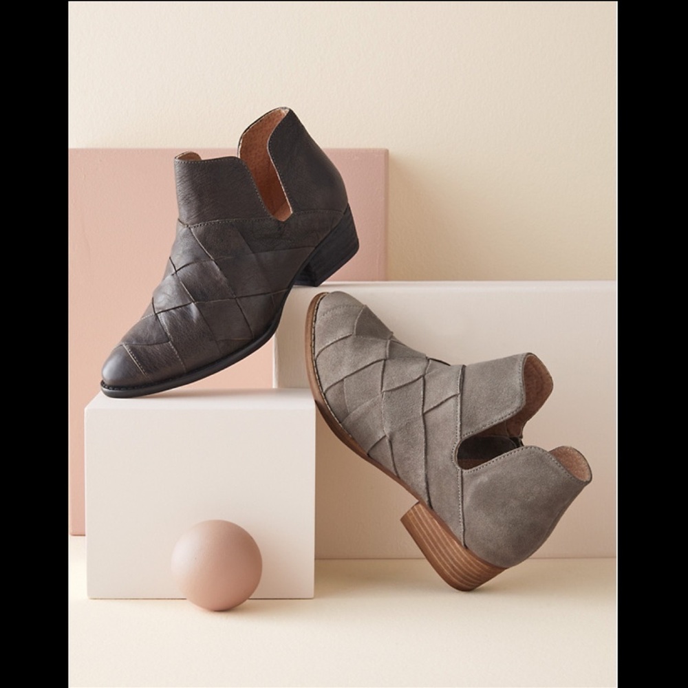 Seychelles suede ankle boot